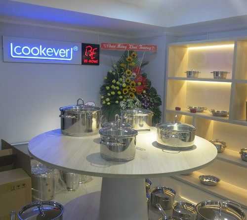womenlifeshowroom Vina Cookever 1. photo. H.Chi 1