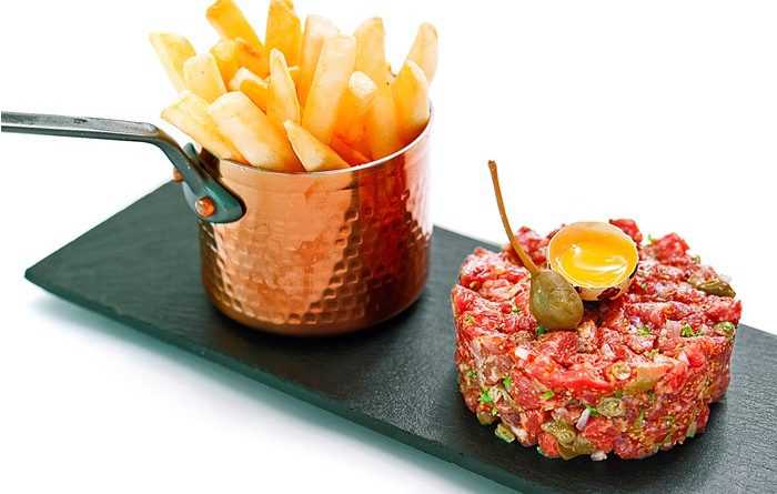 womenlifeCafe Cardinal Beef Tartare