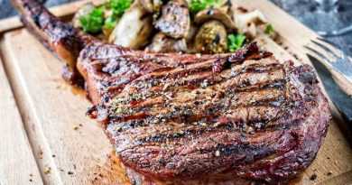womenlifeSheraton Saigon Li Bai Wagyu Tomahawk Beef