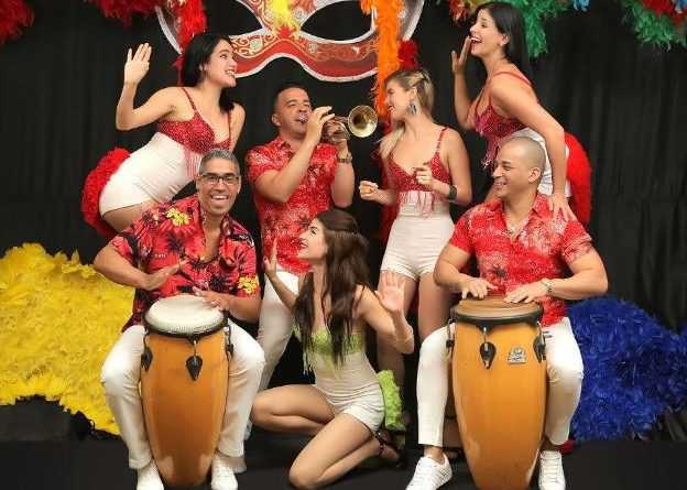 wCaravelle Saigon Le hoi Carnival day mau sac