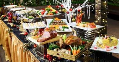 wDelightful Christmas buffet brought to your doorstep by Sakura Forte small size