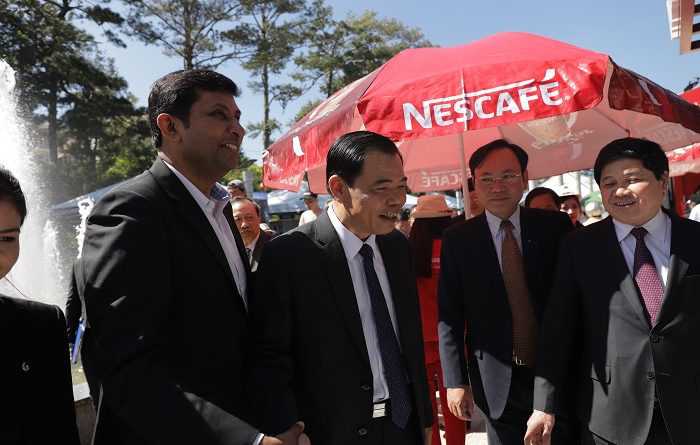 Lãnh đạo cấp cao của Bộ Nông nghiệp và phát triển nông thôn tỉnh Lâm Đồng và Nestle Việt Nam tại không gian văn hóa cà phê Việt Nam