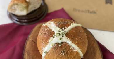 BreadTalk Cream Cheese Garlic Bread