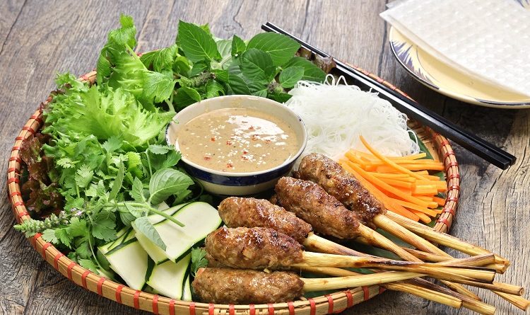 Nem nướng Đặc sản Nha Trang hút hồn du khách thành phần không thể thiếu trong ngày Lễ hội