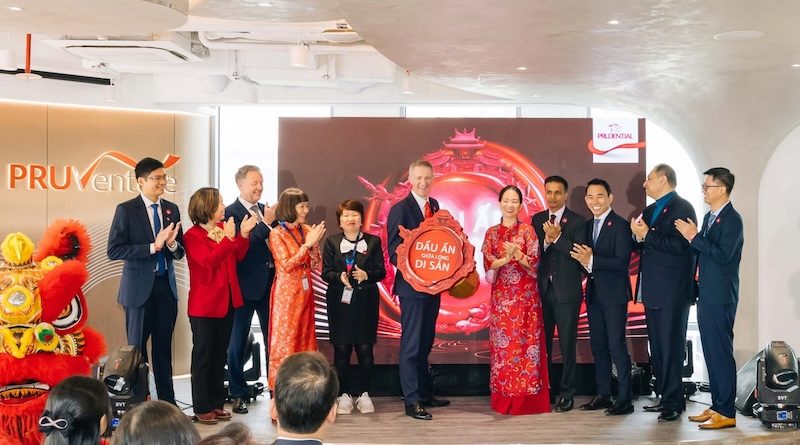 Trung tam Cham soc Khach hang moi tai Lotte Mall Tay Ho mot dau an giua long Ha Noi minh chung cho cam ket dong hanh voi khach hang cua Prudential