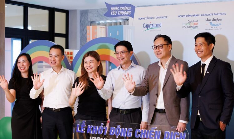 1. Cac dai bieu tai Le Khoi dong Chien dich