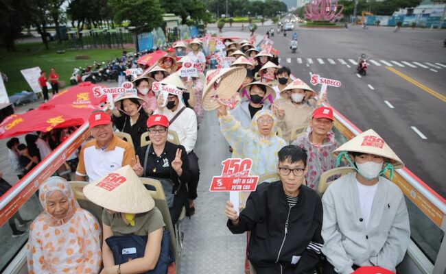 Người dân thành phố Quy Nhơn tham gia “Hành Trình Di Sản”, cùng đề cao tinh thần đoàn kết và sẻ chia