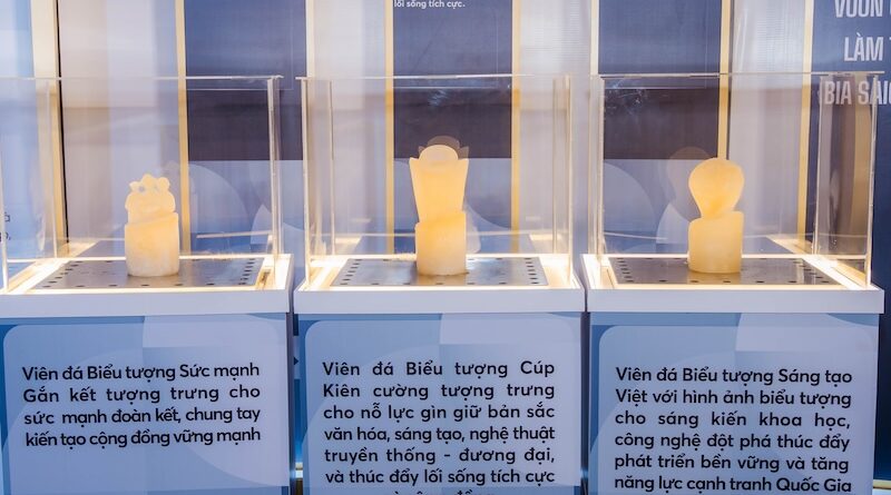 Bo suu tap Vien Da Bieu Tuong duoc lam tu bia Sai Gon dai dien cho 6 linh vuc cua giai thuong 1