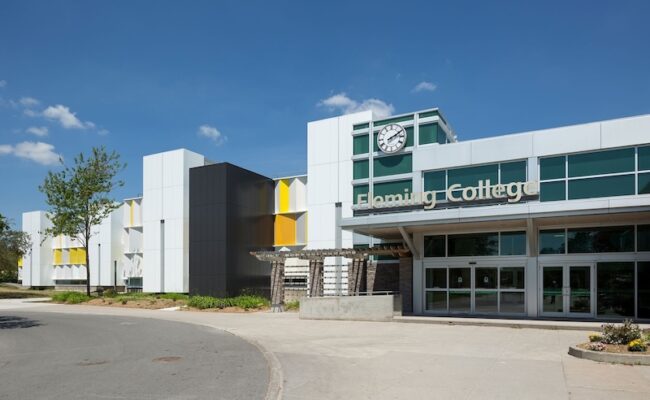 Công nghệ Sinh học Cao đẳng chuyên sâu tại Fleming College, Canada