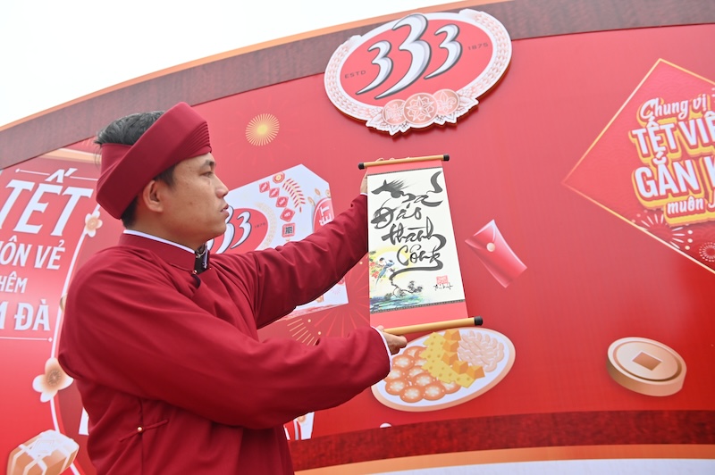 Sabeco lan tỏa trọn vẹn “Vị Tết” đến 17 tỉnh thành qua chuỗi hoạt động cộng đồng “Chung Vị Tết Việt, Gắn Kết Muôn Miền” 3 Hoat dong xin chu Ong Do tai hien phong tuc quen thuoc vao ngay Tet co truyen Viet Nam