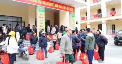 SABECO trao 900 phan qua mang thong diep Chung Vi Tet Viet cho cac ho gia dinh co hoan canh kho khan o tinh Lao Cai Tuyen Quang