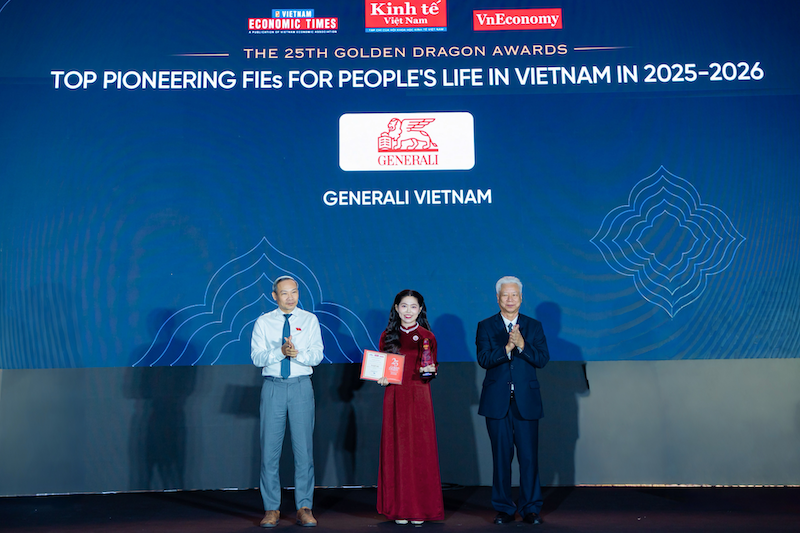 Generali Việt Nam khẳng định vị thế trong đổi mới sản phẩm bảo hiểm tại giải thưởng Rồng Vàng 2026 3 Ba Tran Uyen Vy Pho Giam doc Phong Quan ly San pham Bo phan Giai phap Bao hiem dai dien Generali nhan danh hieu Tien phong trong doi moi san pham bao hiem