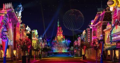 Man trinh dien Pixar Pals Spectacular 1 Credit Hong Kong Disneyland Resort