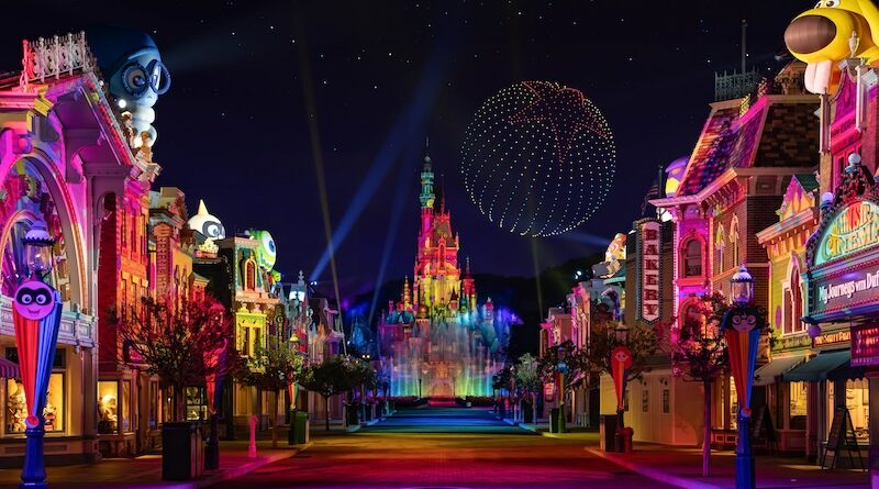 Man trinh dien Pixar Pals Spectacular 1 Credit Hong Kong Disneyland Resort