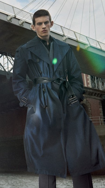 Burberry Winter 2026: Một London nguyên bản được tái hiện qua lăng kính hiện đại 7 Burberry Winter 26 Runway Stills8