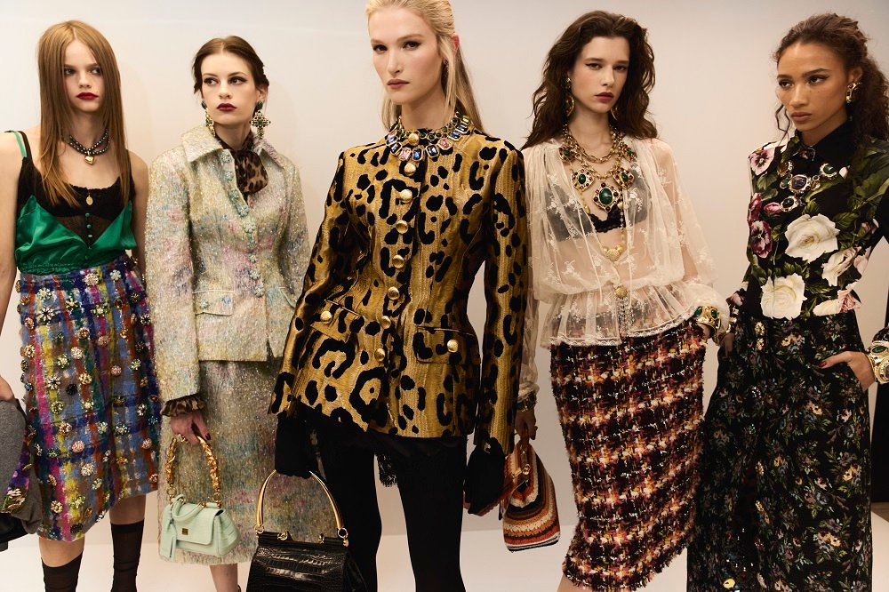 Dolce&Gabbana Xuân/Hè 2027: “Stravaganza Siciliana” – khi di sản chuyển mình thành độc bản 2 DG SFILATA DONNA SPRING SUMMER 2027 PH LUCA STEFANON BACKSTAGE PRIORITARIE 06