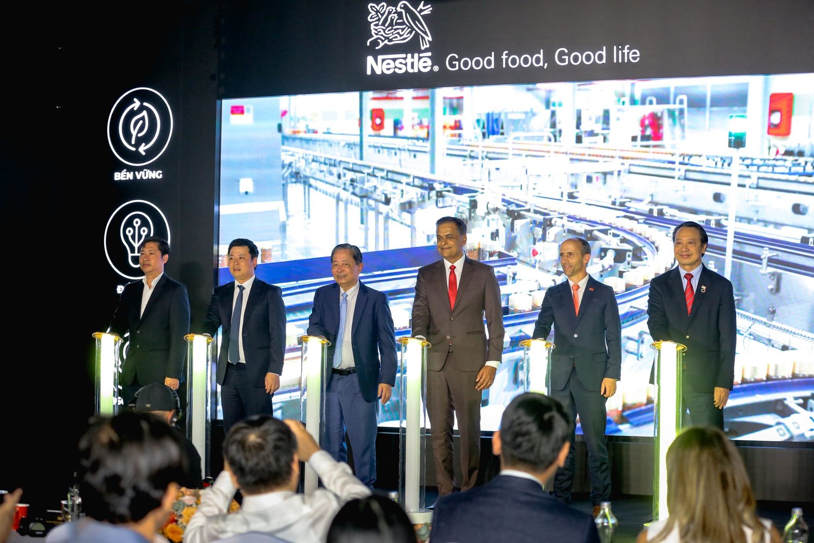 Nestlé Việt Nam đầu tư công nghệ, nâng giá trị cà phê Việt và mở rộng xuất khẩu 5 Nestle Viet Nam chinh thuc dua vao van hanh Day chuyen dong goi ca phe hoa tan trong hu thuy tinh Jar Line tai Nha may Nestle Tri An thanh pho Dong Nai 1 scaled