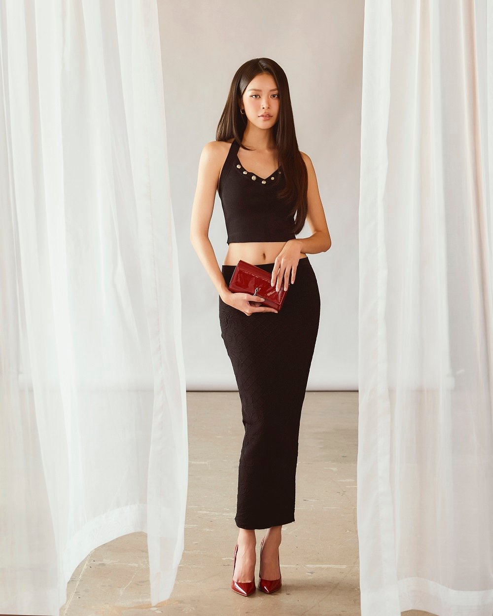 Christian Louboutin La Pigalle kết hợp Balmain Thu Đông 2026: Hai sắc thái nữ tính hiện đại 3 CL2698
